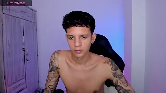 tylernova's Webcam Show