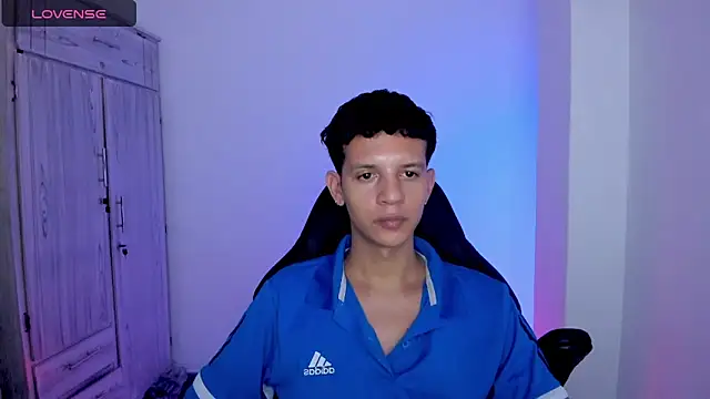 tylernova Show in webcam