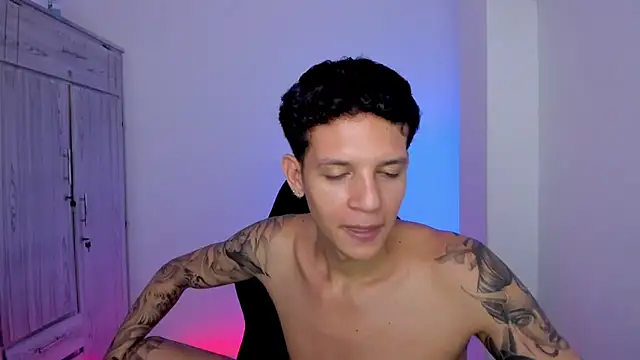Chat +18 de tylernova ao vivo