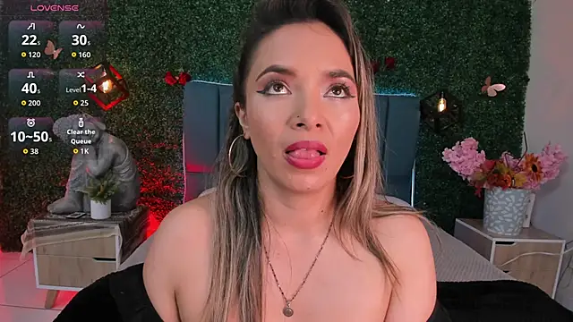 แชท XXX สดของ Kiaraa88