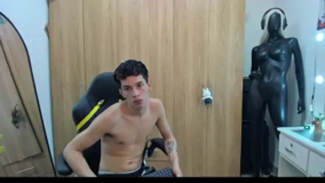 Pride_couple webcam show