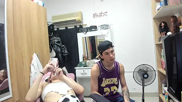 Pride_couple Pertunjukan Webcam