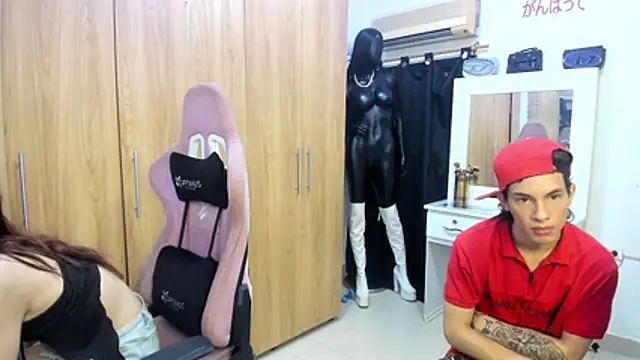 Pride_couple Webcamshow