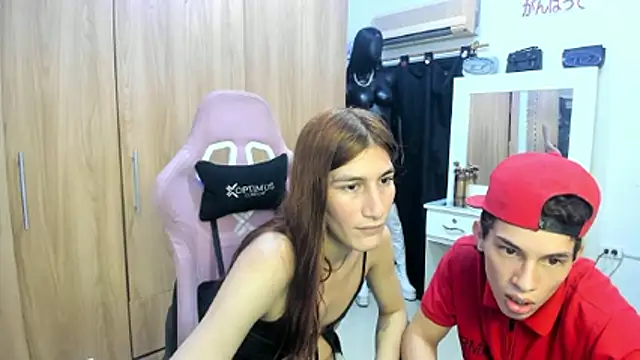 Pride_couple's Webcam Show