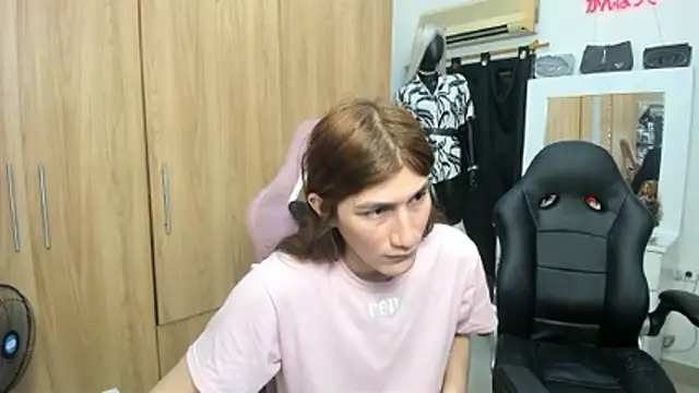 Pride_couple: διαδικτυακό σόου στην κάμερα