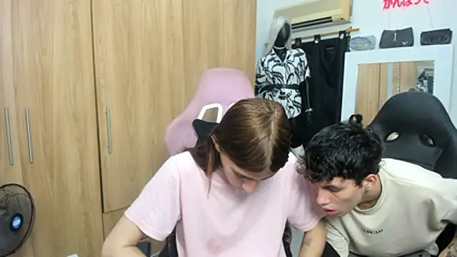 Pride_couple Pertunjukan Webcam