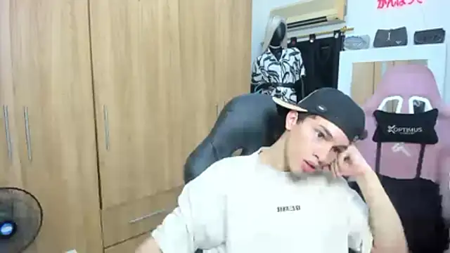 Show de Pride_couple na webcam