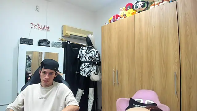 Pride_couple Webcamshow