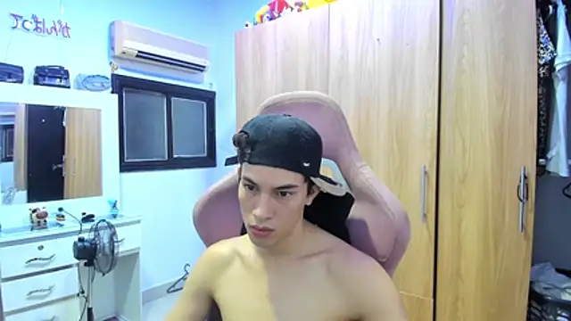 Pride_couple's Webcam Show
