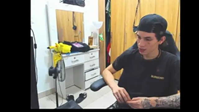 Pride_couple's Webcam Show