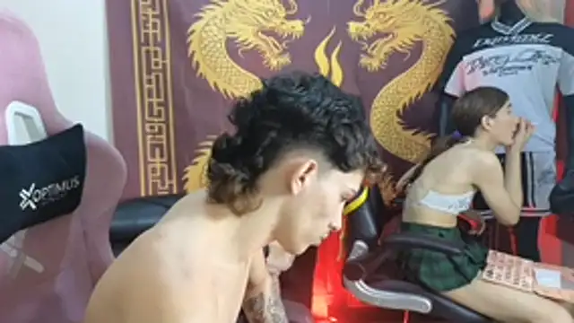 Pride_couple: διαδικτυακό σόου στην κάμερα