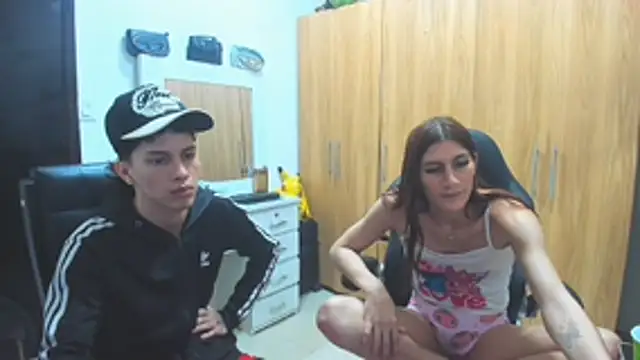 Pride_couple Show Webcam