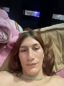 Pride_couple Show in webcam