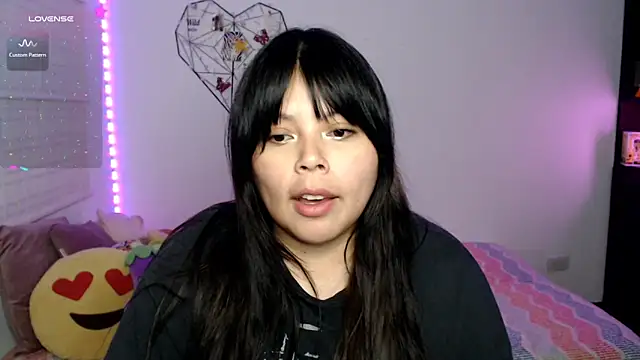 EllieMoonX Show in webcam