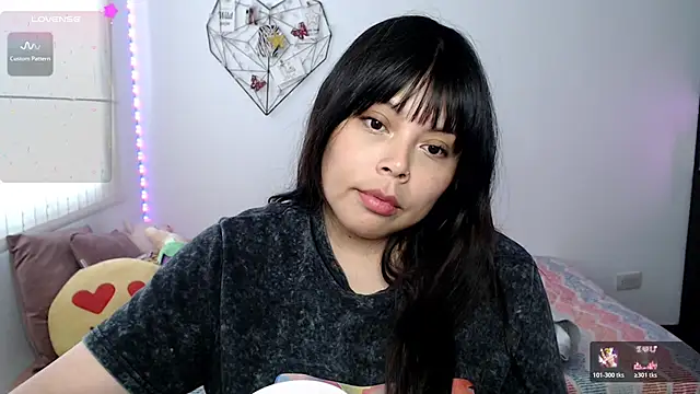 EllieMoonX Live XXX-chat