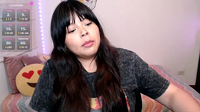 EllieMoonX Show in webcam
