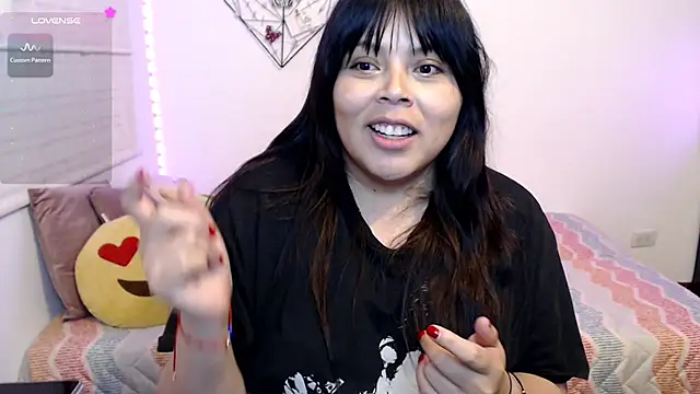 EllieMoonX Show in webcam
