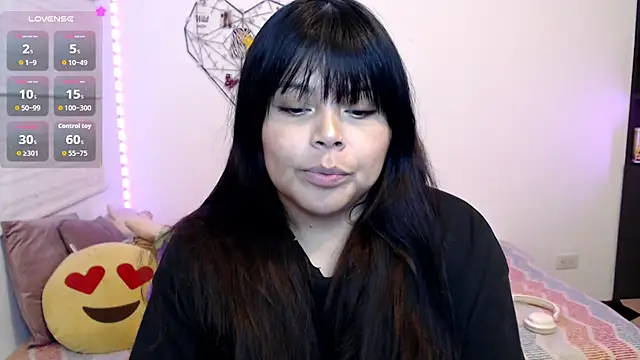 EllieMoonX Show in webcam
