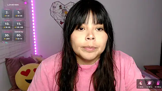 Show modela EllieMoonX na web-kameri