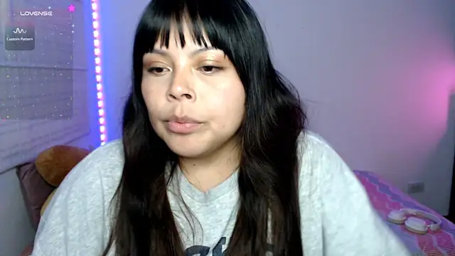 Show modela EllieMoonX na web-kameri