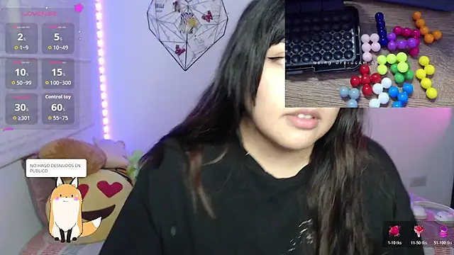 EllieMoonX Show in webcam