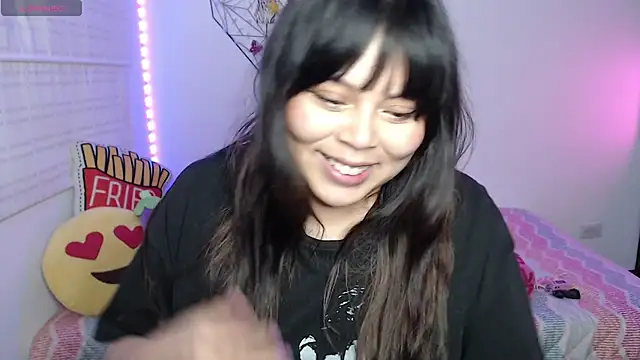 EllieMoonX Show in webcam