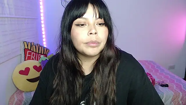 Show modela EllieMoonX na web-kameri