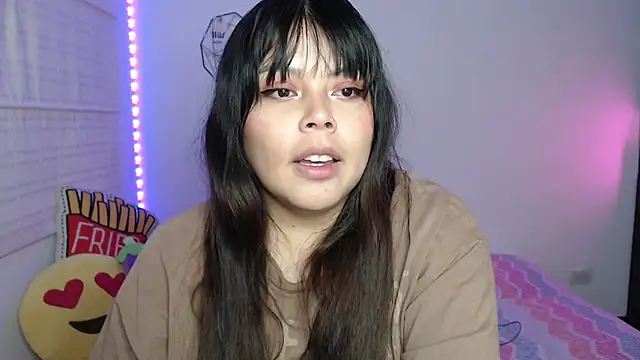 EllieMoonX Show in webcam