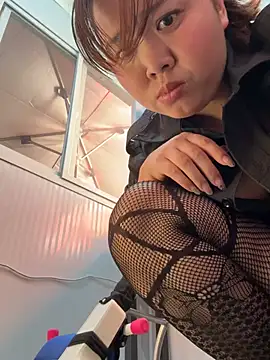 weiww1995 Show in webcam