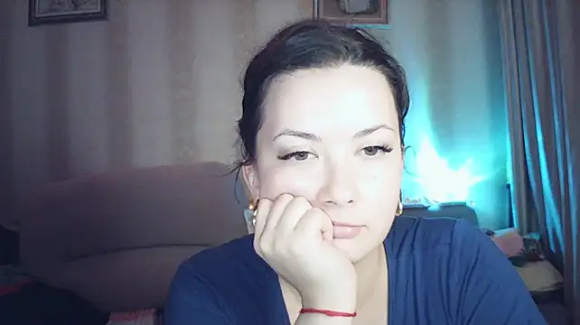 MoodieMira's Webcam Show