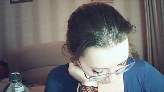 عرض كام MoodieMira