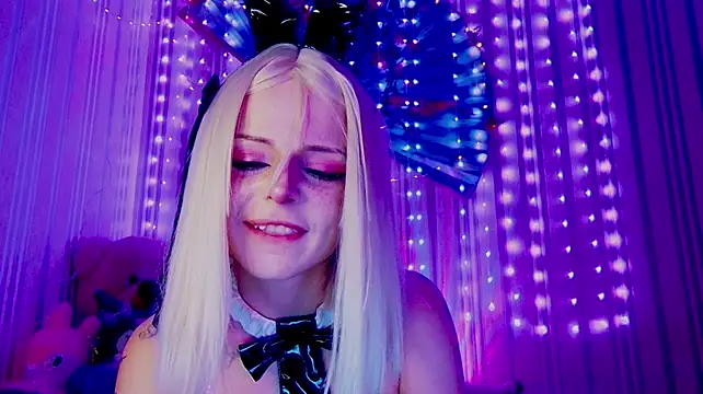 ArianaLight's Webcam Show