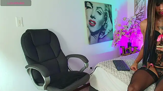 Show de Adara_Ferrara na webcam
