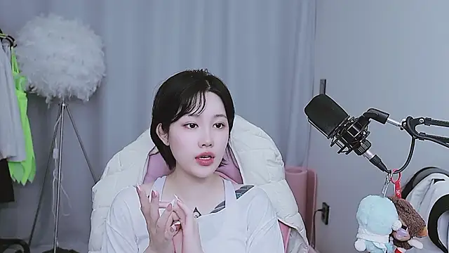 MISA_02 – live chatrum