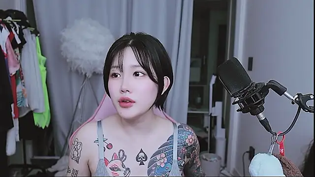 Pertunjukan Kamera Web MISA_02