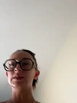 הופעת וובקאם של Lolasecret_