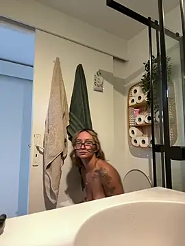 הופעת וובקאם של Lolasecret_