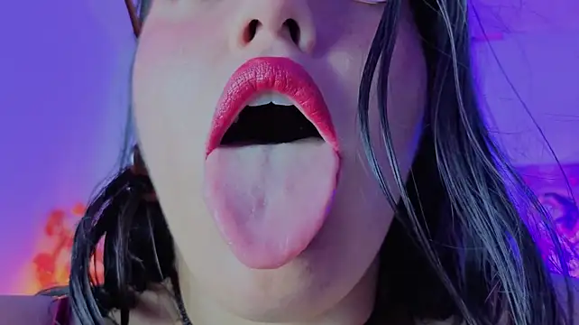 แชท XXX สดของ naharasoller