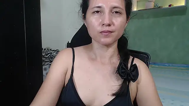 Chat +18 de Renata_Rivas ao vivo