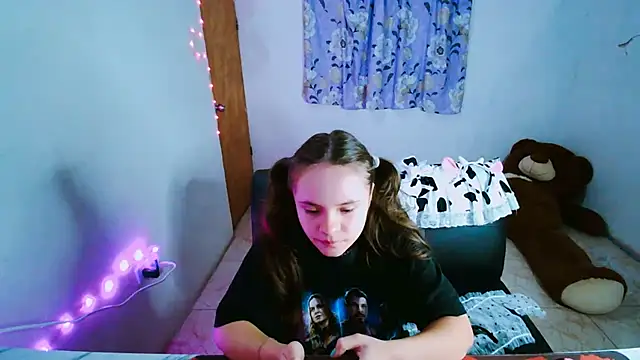 SweetRabbit29's Live XXX Chat