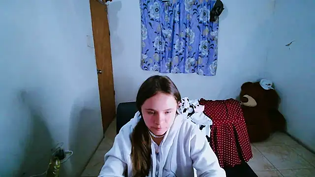 SweetRabbit29's Live XXX Chat