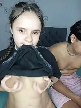 SweetRabbit29's Live XXX Chat