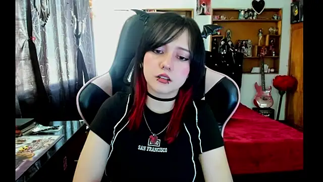 Maki_Zero Show in webcam
