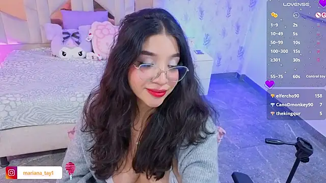 MARIANA_TAY1 élő XXX-chatje