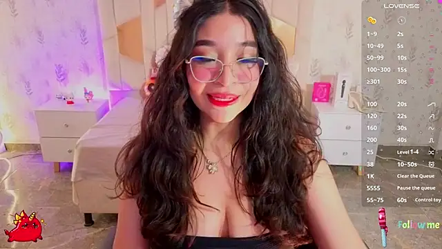 MARIANA_TAY1 Adlı Modelin Canlı XXX Sohbeti