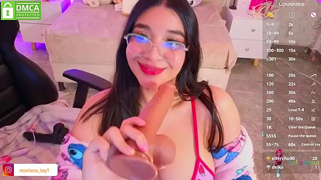 MARIANA_TAY1's Live XXX Chat