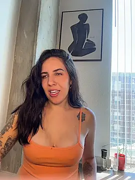 Lolathebaddie Show in webcam