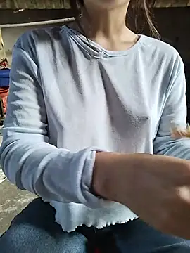 Zoe-Zoee Show in webcam