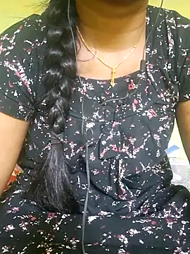 tamil_kanaka Adlı Modelin Canlı XXX Sohbeti