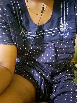 tamil_kanaka Adlı Modelin Canlı XXX Sohbeti